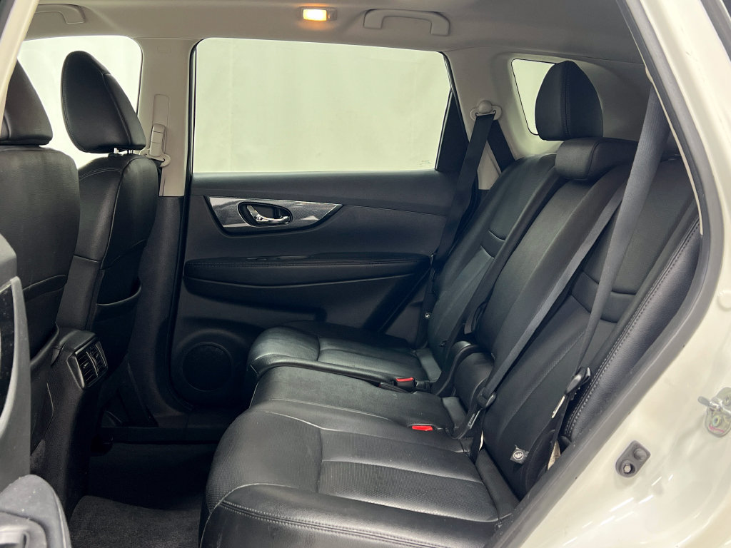 Used 2016 Nissan Rogue SL w/ SL Premium Package AWD/4WD image 31