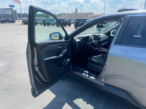 Used 2023 Nissan Rogue SV AWD/4WD image 10