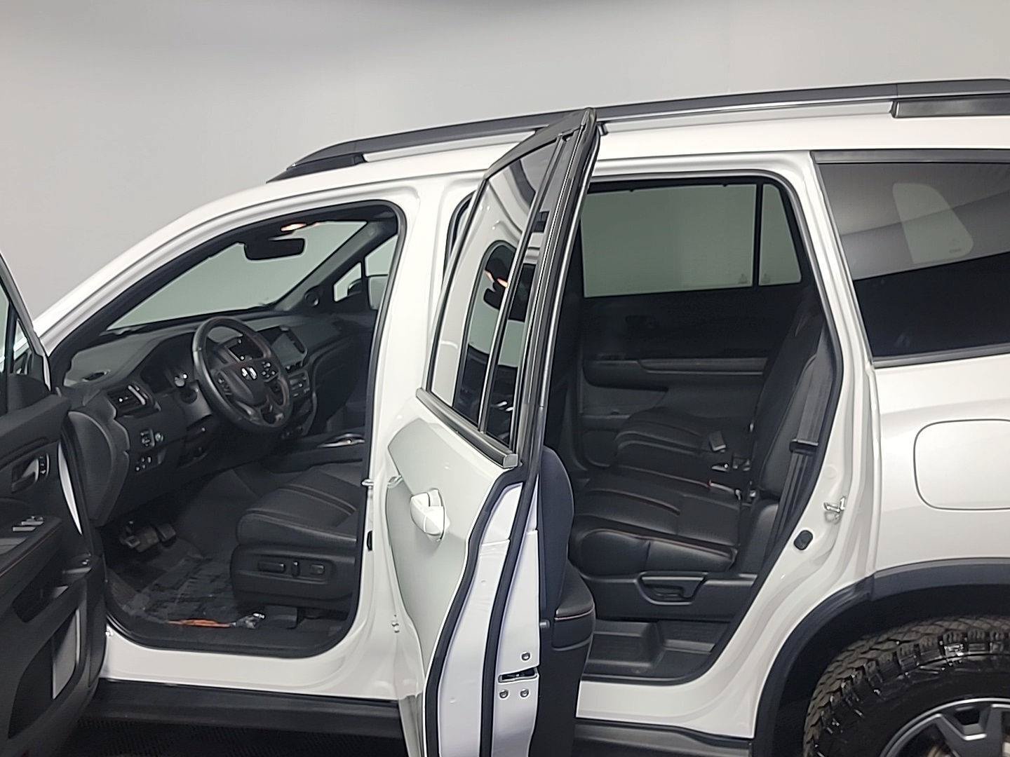 Certified 2025 Honda Passport TrailSport image 16