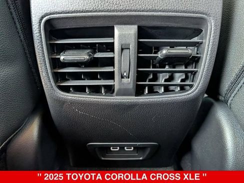 Used 2025 Toyota Corolla Cross XLE w/ Convenience Package AWD/4WD image 31