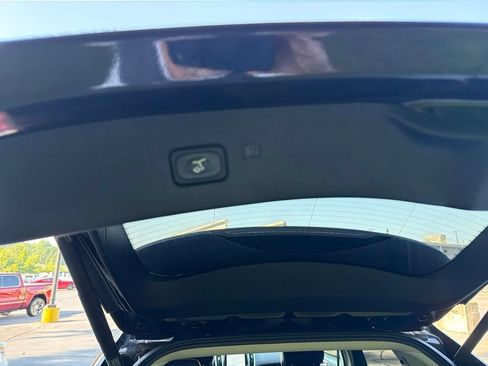 Used 2022 Ford Edge Titanium w/ Equipment Group 301A AWD/4WD image 11