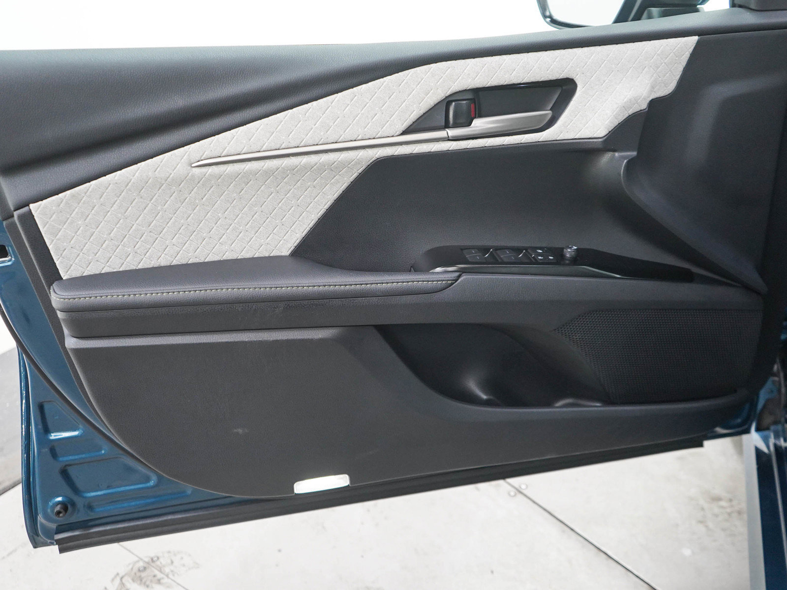Used 2026 Toyota Camry XLE FWD image 19