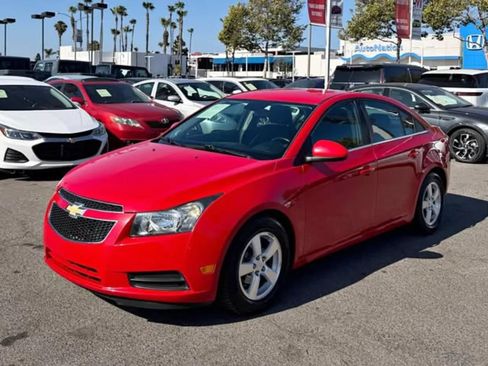 Used 2014 Chevrolet Cruze LT FWD image 2
