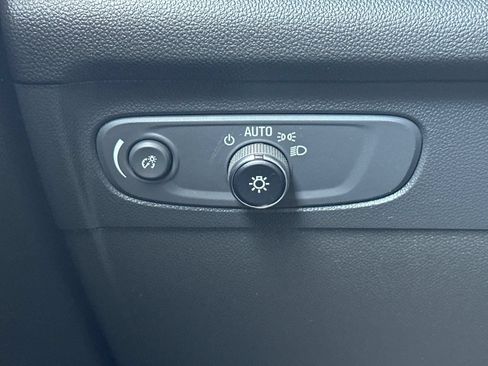 Certified 2023 Buick Envision Essence FWD image 35