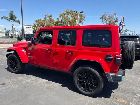 Used 2024 Jeep Wrangler Unlimited Sahara AWD/4WD image 22