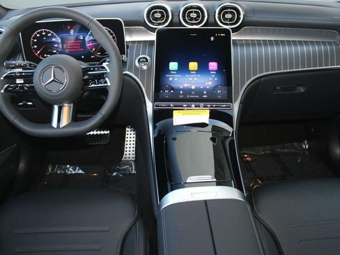 Used 2026 Mercedes-Benz GLC 300 4MATIC image 28