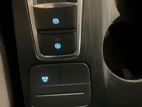 Used 2022 Ford Escape SE w/ SE Sport Appearance Package image 28