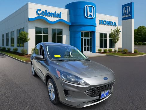 Used 2022 Ford Escape SE image 9