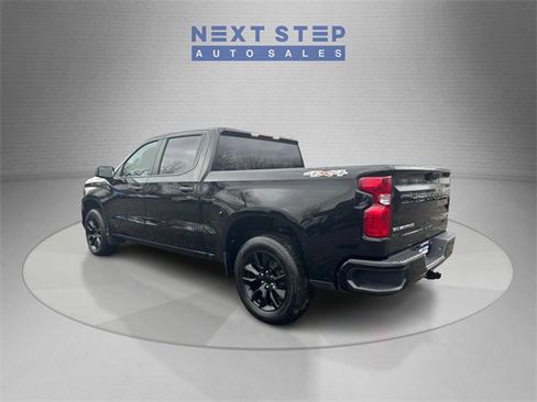 Used 2023 Chevrolet Silverado 1500 Custom image 5