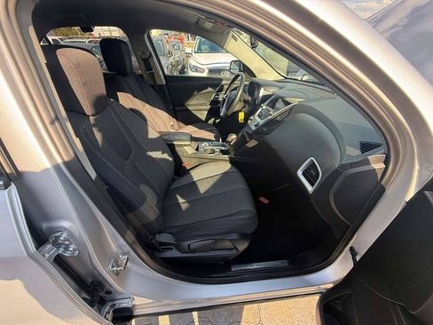 Used 2017 Chevrolet Equinox LT w/ Convenience Package FWD image 8