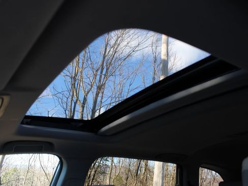 Used 2017 Honda CR-V Touring image 19