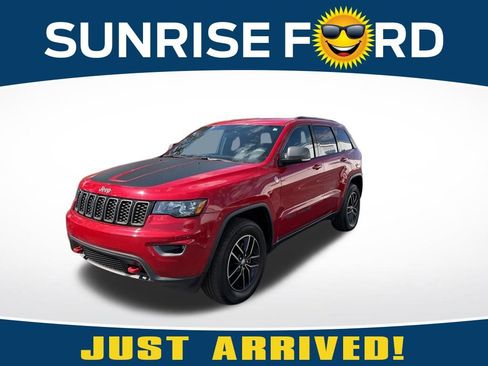 Used 2017 Jeep Grand Cherokee Trailhawk image 1