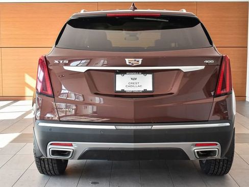 Used 2022 Cadillac XT5 Premium Luxury w/ LPO, Floor Liner Package AWD/4WD image 7