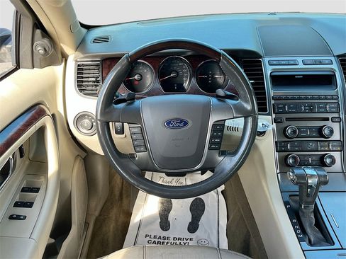 Used 2012 Ford Taurus Limited image 18