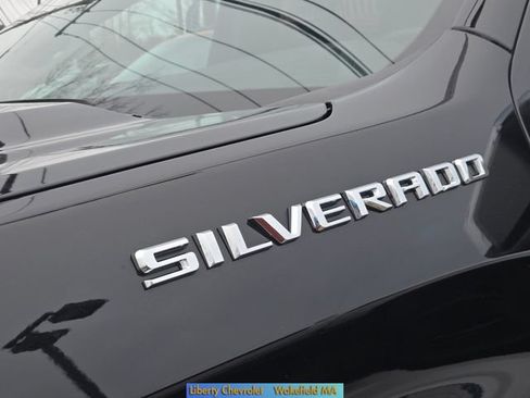 Used 2022 Chevrolet Silverado 1500 LT AWD/4WD image 9