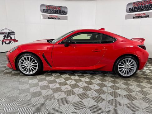 Used 2023 Toyota GR86 Premium RWD image 6