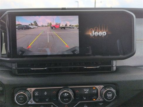 New 2025 Jeep Gladiator Sport image 24