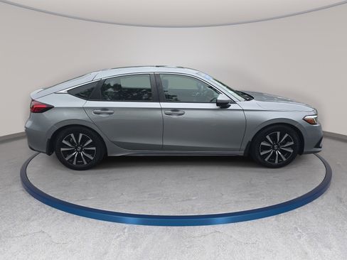 Used 2023 Honda Civic EX-L image 4