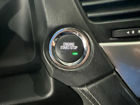 Used 2018 Chevrolet Tahoe LT w/ Luxury Package RWD image 15