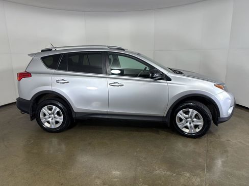 Used 2013 Toyota RAV4 LE AWD/4WD image 8