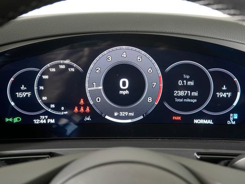 Certified 2024 Porsche Cayenne w/ Premium Package AWD/4WD image 25