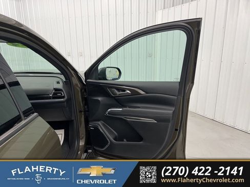 Used 2024 Chevrolet Traverse RS image 14
