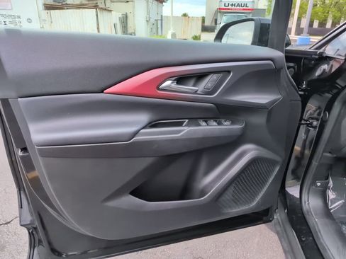 Used 2024 Chevrolet Equinox EV RS FWD image 18