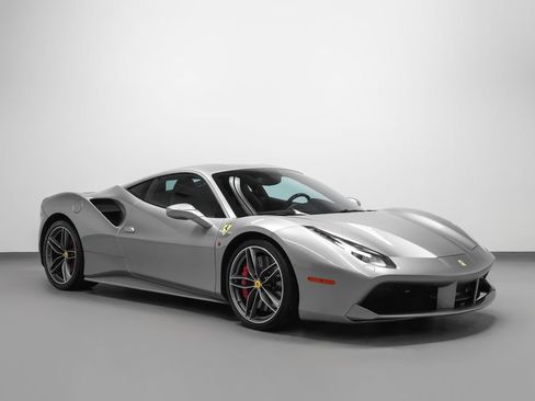 Certified 2018 Ferrari 488 GTB RWD image 1