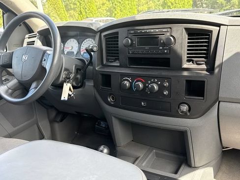 Used 2009 Dodge Ram 2500 Truck SXT AWD/4WD image 12