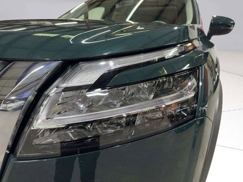 Used 2024 Nissan Pathfinder Platinum w/ Cargo Package image 9