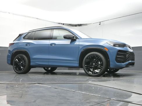 New 2026 Volkswagen Tiguan SE R-Line FWD image 32