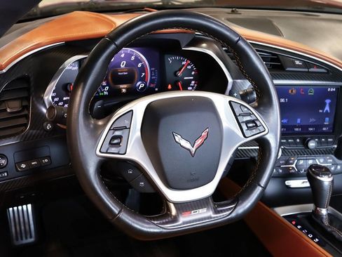 Used 2015 Chevrolet Corvette Z06 w/ 3LZ Preferred Equipment Group RWD image 11