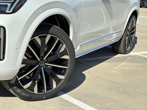 New 2026 Volvo XC90 B6 Ultra w/ Lounge Package image 9