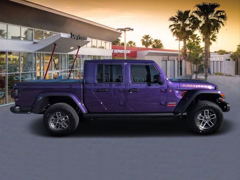 Used 2026 Jeep Gladiator Mojave AWD/4WD image 2
