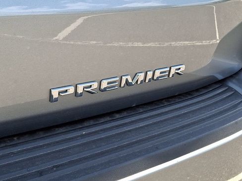 Used 2025 Chevrolet Tahoe Premier w/ Sun And Tow Package AWD/4WD image 31
