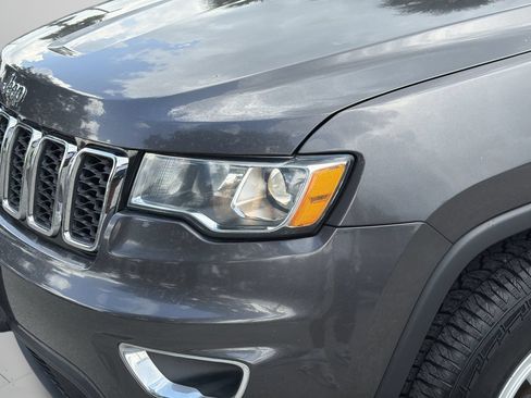 Used 2019 Jeep Grand Cherokee Laredo RWD image 6