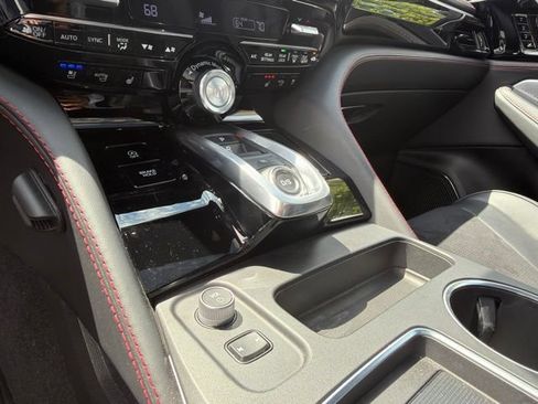 Used 2025 Acura MDX A-Spec AWD/4WD image 18