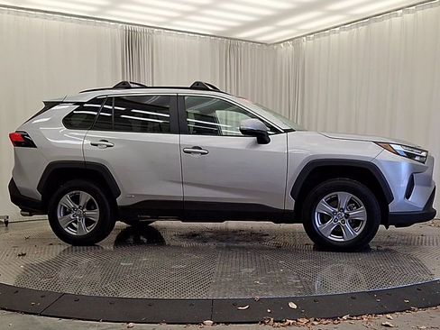 Certified 2022 Toyota RAV4 XLE image 6