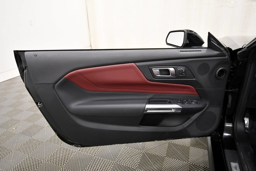 Used 2025 Ford Mustang GT Premium RWD image 13