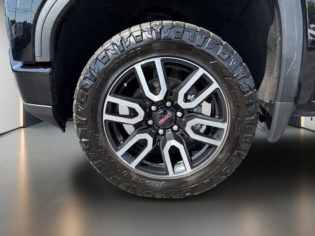 Used 2022 GMC Sierra 1500 AT4 w/ AT4 Premium Package AWD/4WD image 10