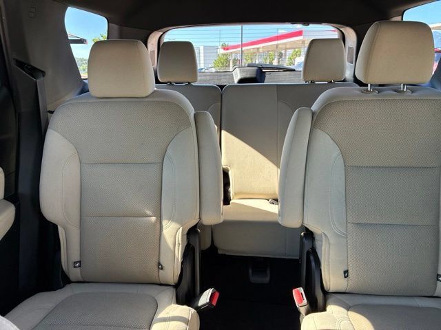 Used 2022 Chevrolet Traverse LT AWD/4WD image 20