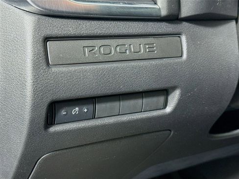 Used 2021 Nissan Rogue S FWD image 5