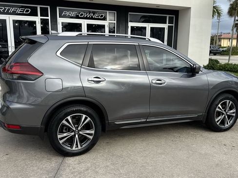 Used 2018 Nissan Rogue SL w/ Premium Package image 5