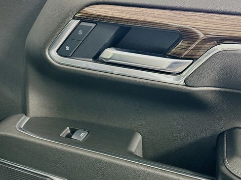 Used 2025 Chevrolet Silverado 1500 LT AWD/4WD image 29