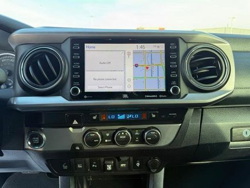 Used 2022 Toyota Tacoma Limited image 45