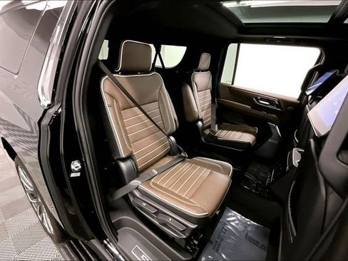 Used 2025 GMC Yukon XL Denali Ultimate AWD/4WD image 26