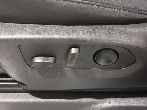 Used 2023 Chevrolet Silverado 1500 LTZ image 24