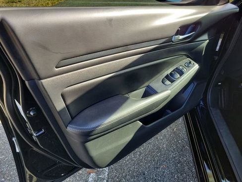Used 2024 Nissan Altima 2.5 SV image 17