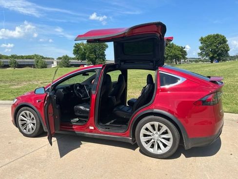 Used 2018 Tesla Model X 75D AWD/4WD image 9