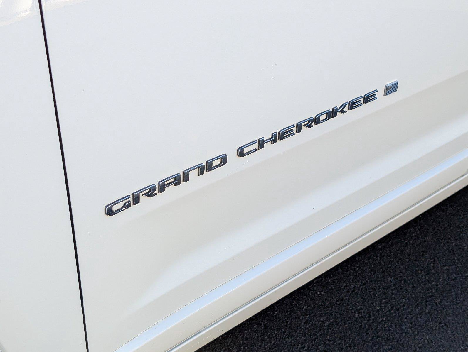 Used 2021 Jeep Grand Cherokee L Overland w/ Advanced Protech Group III AWD/4WD image 11